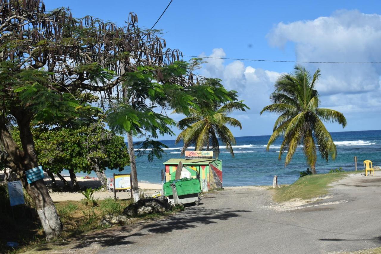 Kaz A Klemence Gite Creole Avec Piscine Et Table Dhotes A Anse Bertrand Exteriér fotografie
